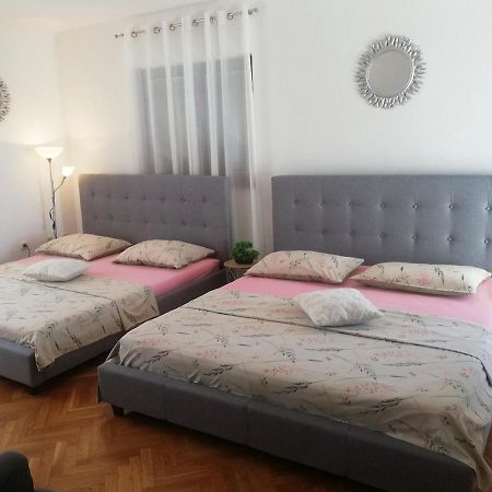 Apartment With Heated Pool And Sea View Трогир Екстериор снимка